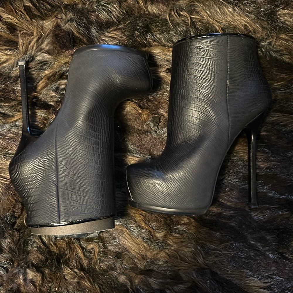 Yves Saint Laurent YSL Tribtoo Boots 39